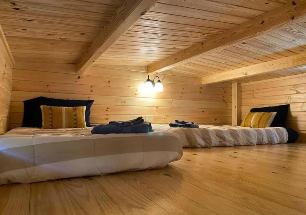 Serene 1Br Cabin Near Nc Z00 With Loft & Waterview آشبورو المظهر الخارجي الصورة