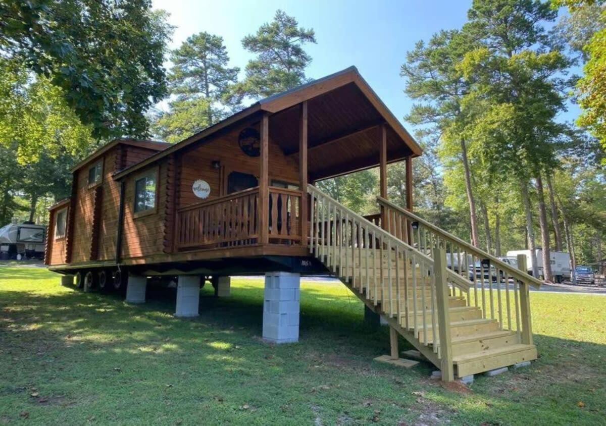Serene 1Br Cabin Near Nc Z00 With Loft & Waterview آشبورو المظهر الخارجي الصورة