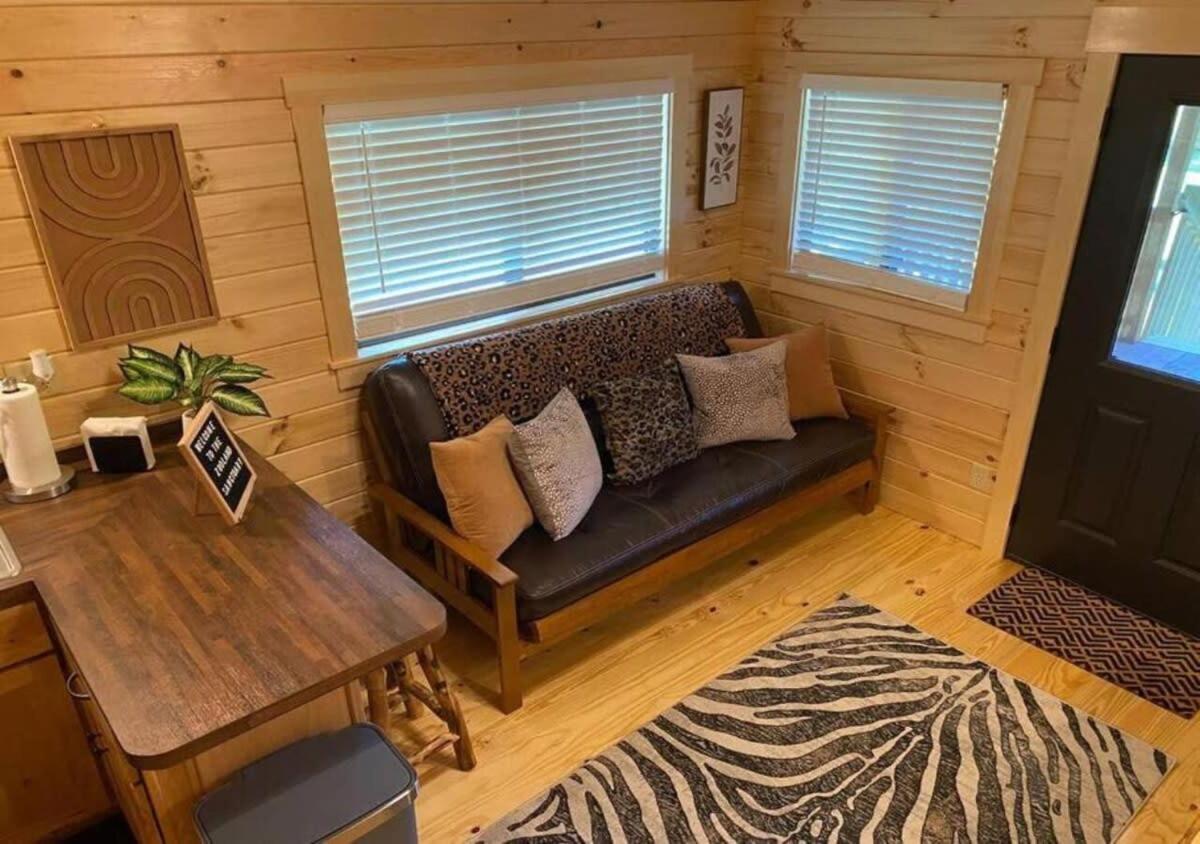 Serene 1Br Cabin Near Nc Z00 With Loft & Waterview آشبورو المظهر الخارجي الصورة