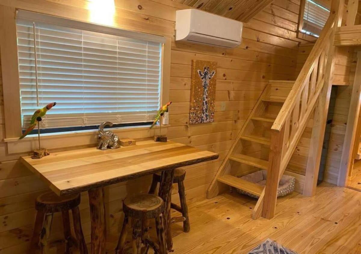 Serene 1Br Cabin Near Nc Z00 With Loft & Waterview آشبورو المظهر الخارجي الصورة